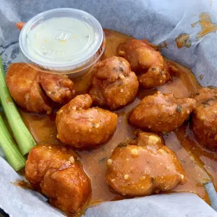 House special: XXXtra hot combined with Spicy Parmesean Garlic Boneless wings