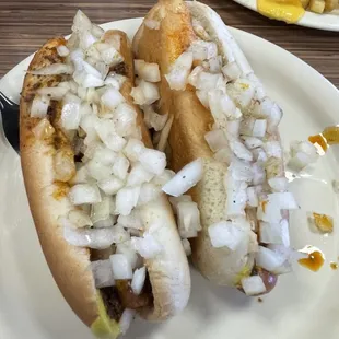 Signature coney dogs. Comes with mustard, coney sauce and onion.