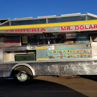 mr dolar food truck