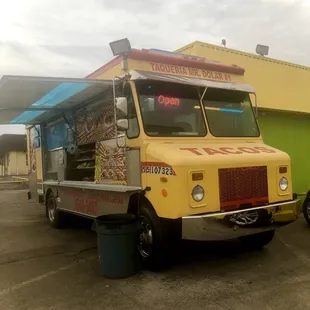 February 2020. Cash only Mexican food truck. For to go orders call 405.549.5497.