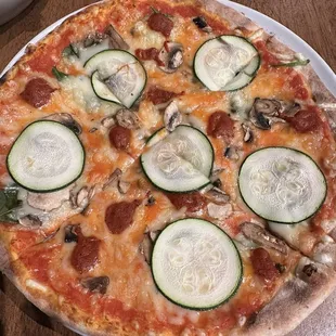 Veggie pizza with Vegan cheese