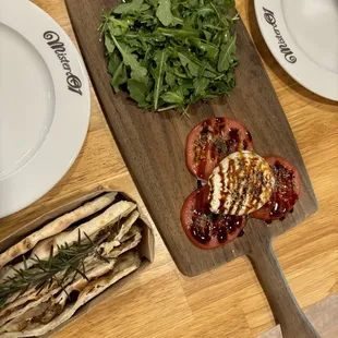 Burrata w balsamic glaze