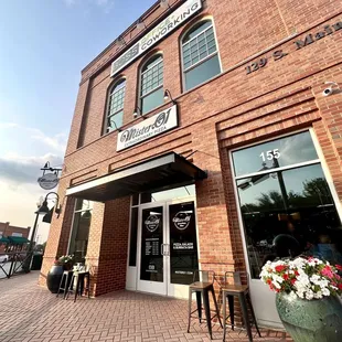 Exterior &amp; wait area