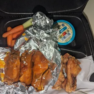 Half honey gold and seasoned party wings