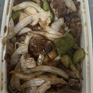 Beef with black pepper sauce, added mushrooms