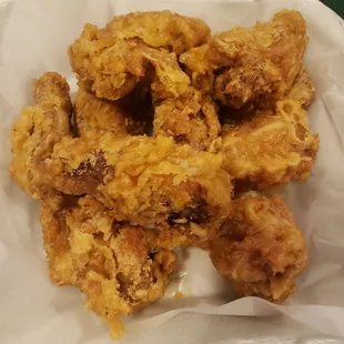 chicken wings and fried chicken, chicken, chicken wings, food, bbq chicken, fried chicken, poultry, bbq wings, fried chicken wings