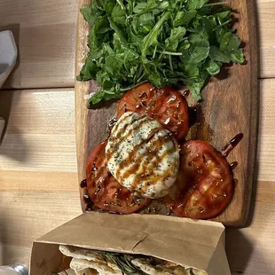 Burrata e Italian Balsamic Glaze with  Prosciutto