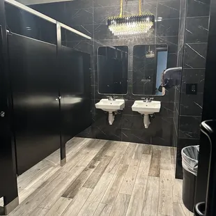 Women&apos;s bathroom