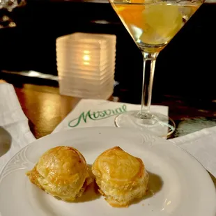 Complimentary cheese puff starters
