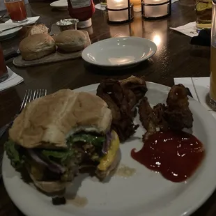 Charburger with mushrooms, substitute onion rings