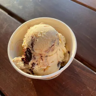 Caramel fudge brownie