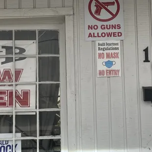 Make sure you have your mask ready. They take cleanliness seriously. The inside was very well kept.