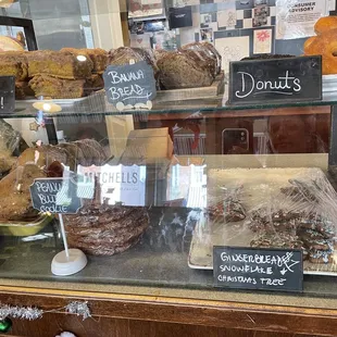 Look how huge their desserts.