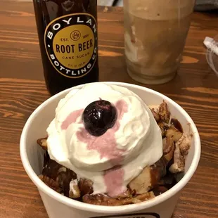 Cleveland Brownie Sundae w/ Tiramisu &amp; Root Beer Float