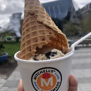 Tasters duo-caramel fudge brownie &amp; dark roast coffee ($3.95) + waffle cone ($1)