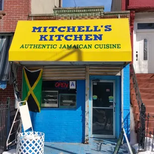 the outside of the restaurant