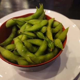 a bowl of green beans