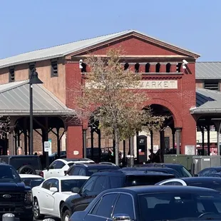Eastern Market Entrance ... and the way to Mitsos Greek Gyros a block or two away...