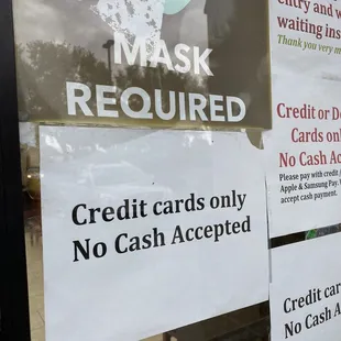 a sign on the door of a restaurant