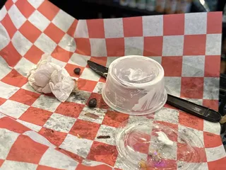 Maxi's Pizza, Subs and Bar