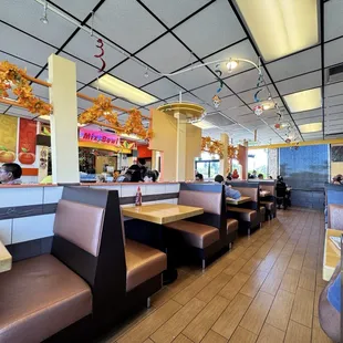 sushi and sashimi, interior