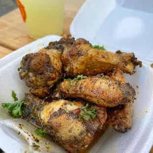 Lemon Pepper Wingz &amp; Tingz