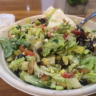 Guacamole Greens Salad! &amp; Pita