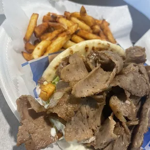 Beef-Lamb Gyro with seasoned fries