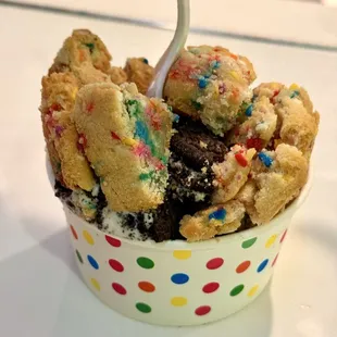Crumble mix - honey butter vanilla with birthday cake cookie and Oreos
