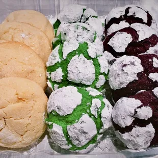 Tropical Mix cookie plate- (from left to right) Calamansi cookies, buko pandan crinkles, and Ube crinkle cookies.