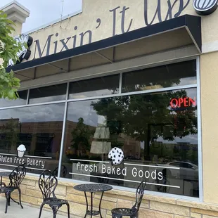 he outside of a restaurant