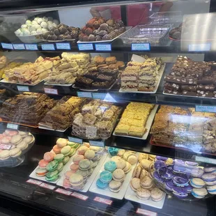 Macaroon and bar options