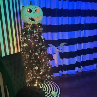 The Burton Bar - A Halloween Speakeasy Popup decor