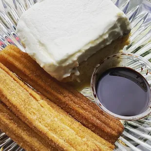 churros with chocolate dipping sauce