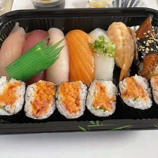 Nigiri sushi lunch set.