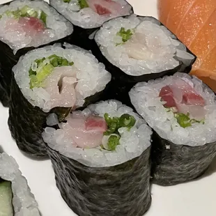 Yellowtail roll