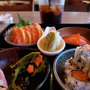 Salmon lovers box. My all time favorite. So delicious and afordable.