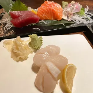 Spicy Scallop Nigiri