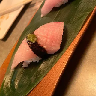 Hamachi Nigiri