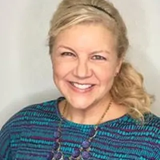 Kat R.