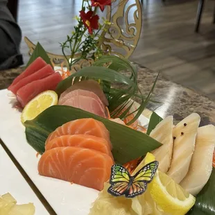 sushi and sashimi, interior