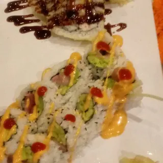 SPICY YELLOWTAIL ROLL
