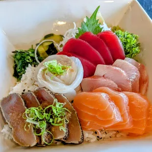 Chirashi bowl