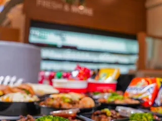 Market Green Table