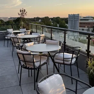 Rooftop seating |Instagram @restaurant_aholic