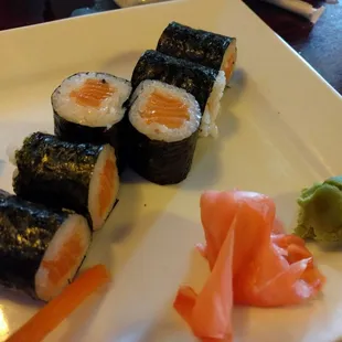 Spicy Salmon Roll
