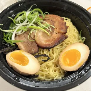 Tonkatsu ramen before broth