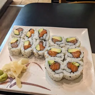 Salmon Avocado roll