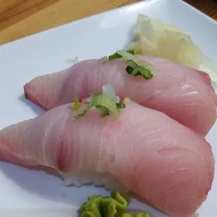 Yellowtail nigiri