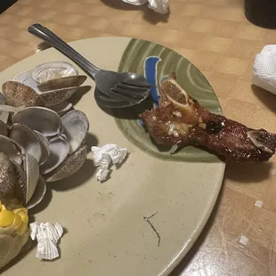 This photo talks about the bad service offered here by a dish washing fiber found in the meat